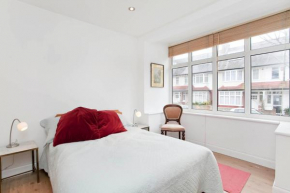 Отель Edencourt Apartment  Лондон